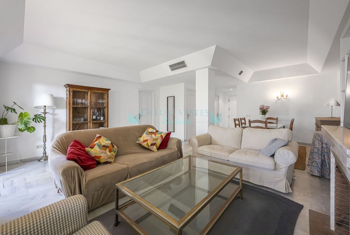 Town House for sale in Estepona