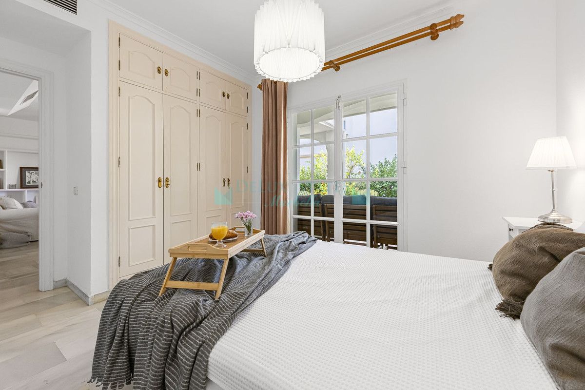 Town House for sale in Estepona