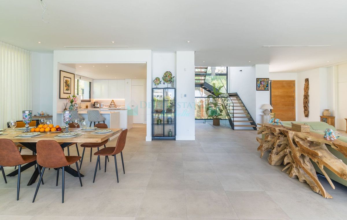 Villa en venta en Cabopino, Marbella Este