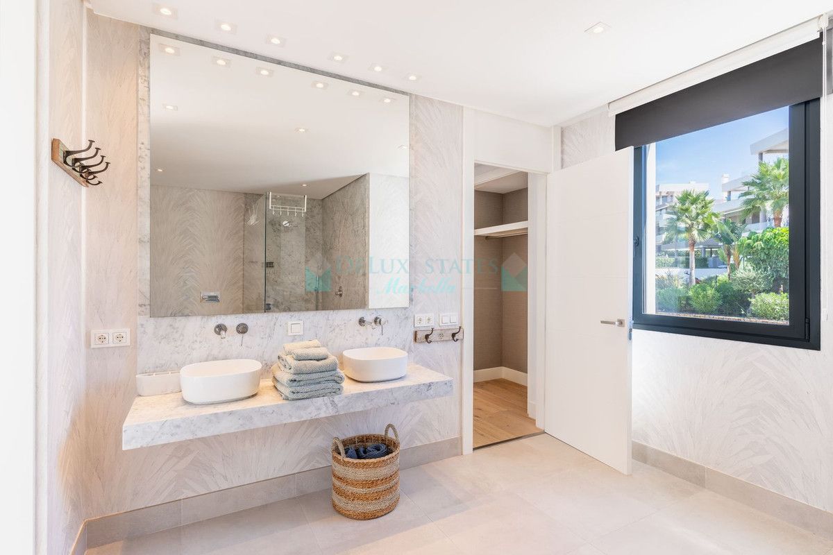 Villa en venta en Cabopino, Marbella Este