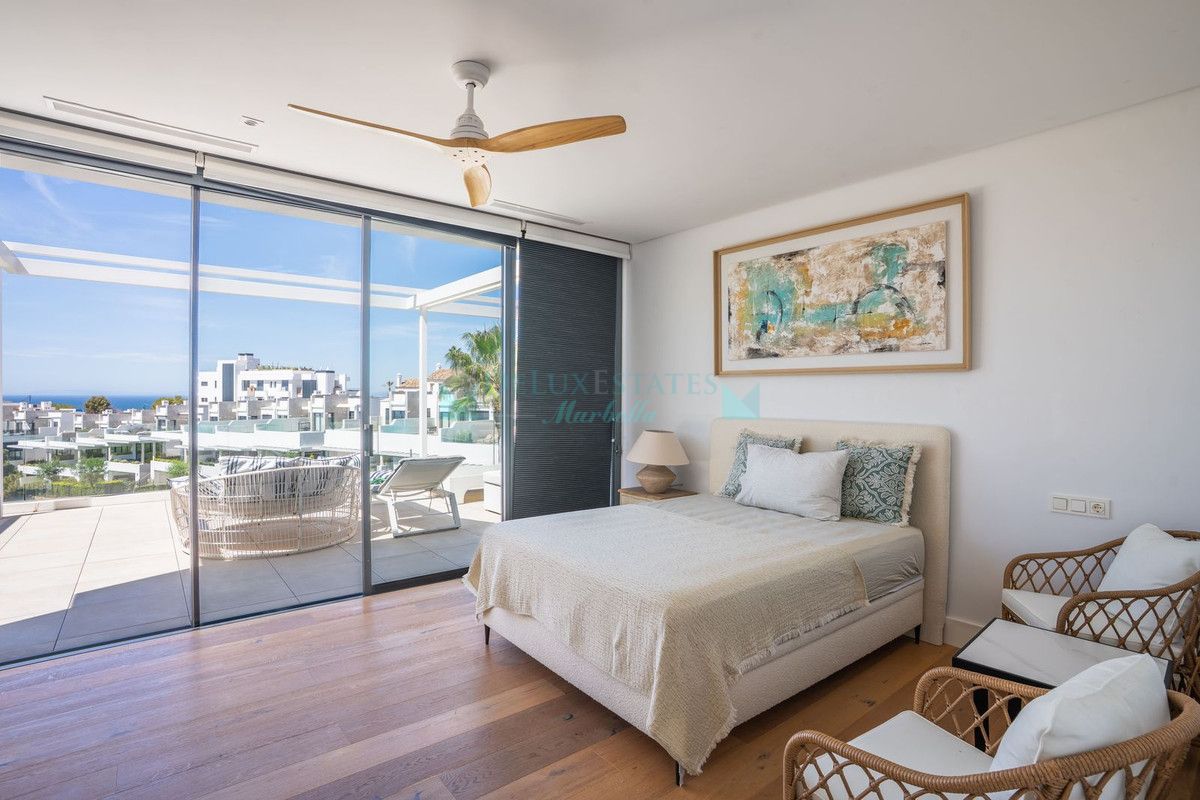 Villa en venta en Cabopino, Marbella Este