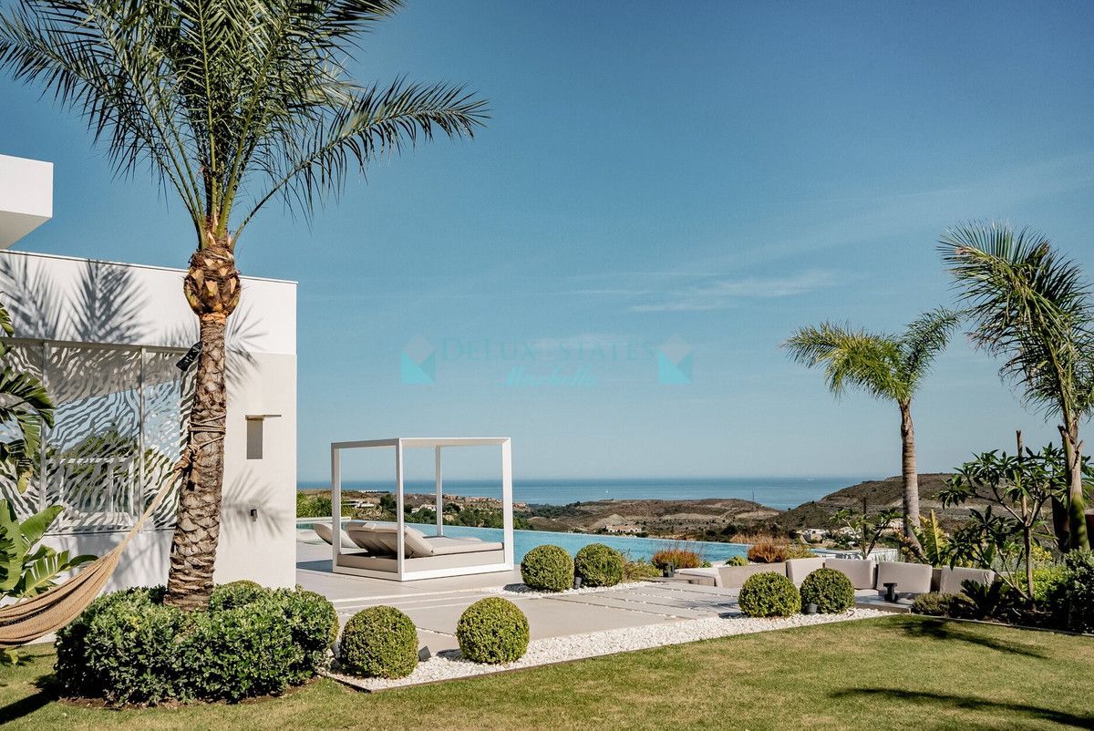 Villa for sale in Benahavis