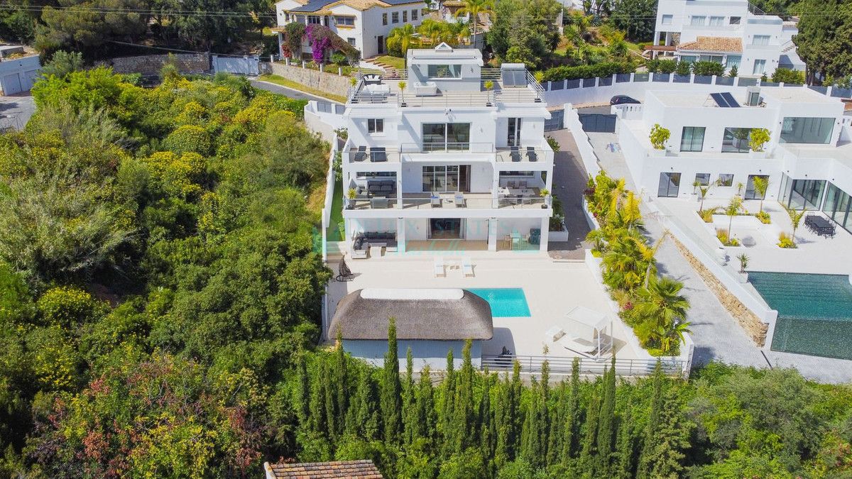 Villa for sale in El Rosario, Marbella East