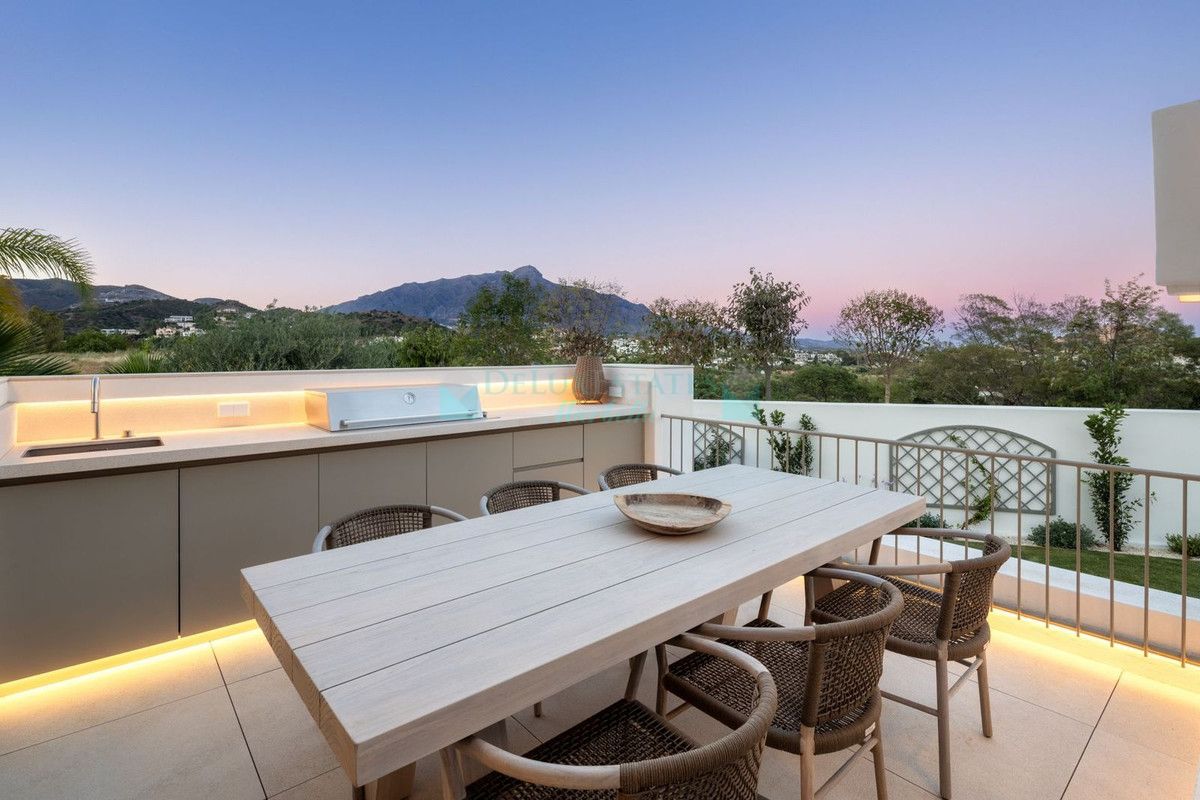 Villa for sale in La Quinta, Benahavis