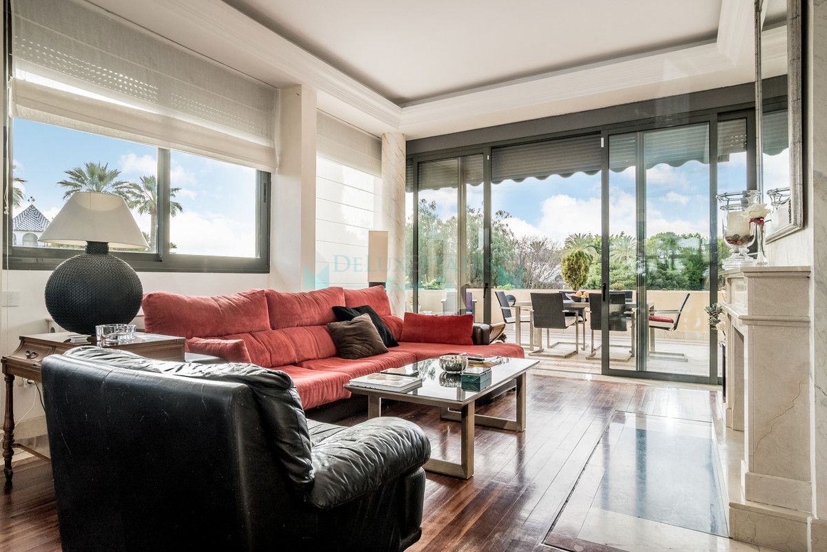 Penthouse for sale in Nueva Andalucia