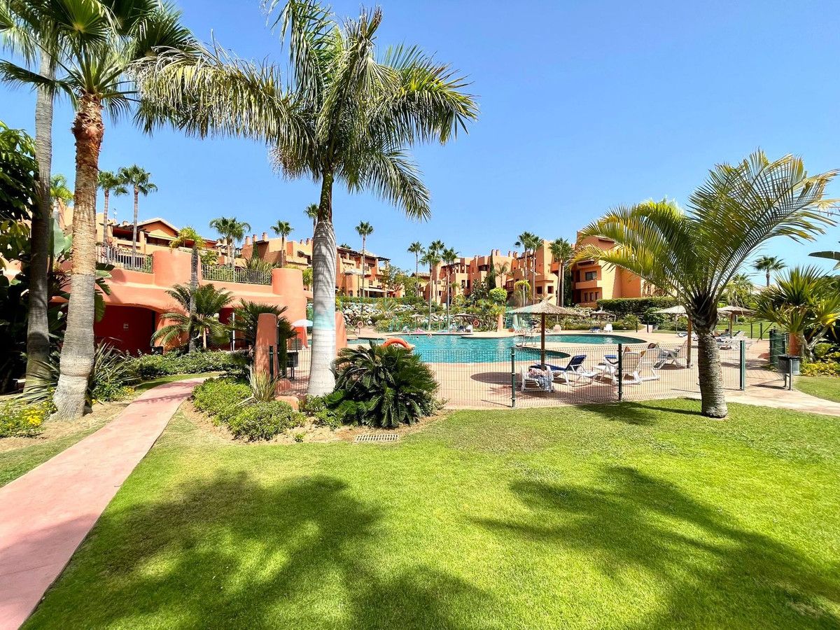 Apartamento Planta Baja en venta en New Golden Mile, Estepona