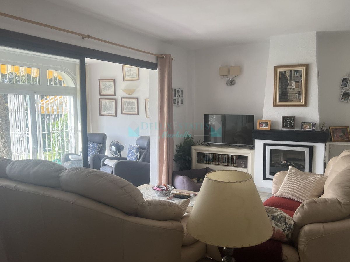 Apartamento Planta Baja en venta en El Paraiso, Estepona