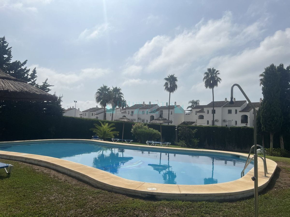 Apartamento Planta Baja en venta en El Paraiso, Estepona