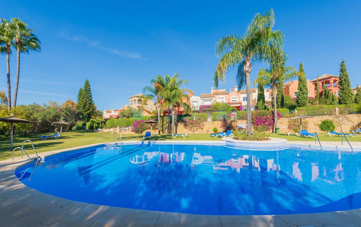 Town House for sale in Nueva Andalucia