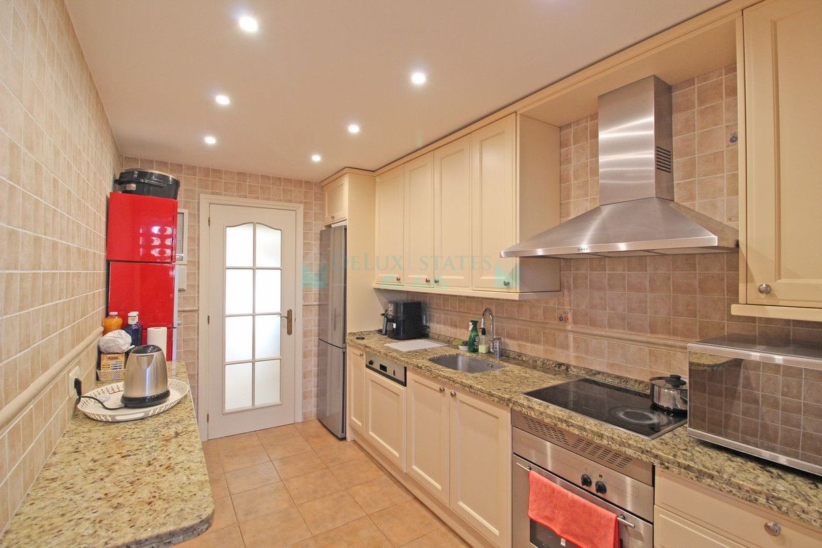 Ground Floor Apartment for sale in Marbella - Puerto Banus