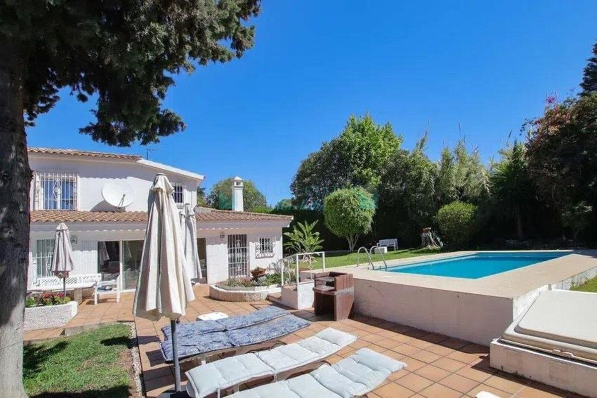 Villa for sale in San Pedro de Alcantara