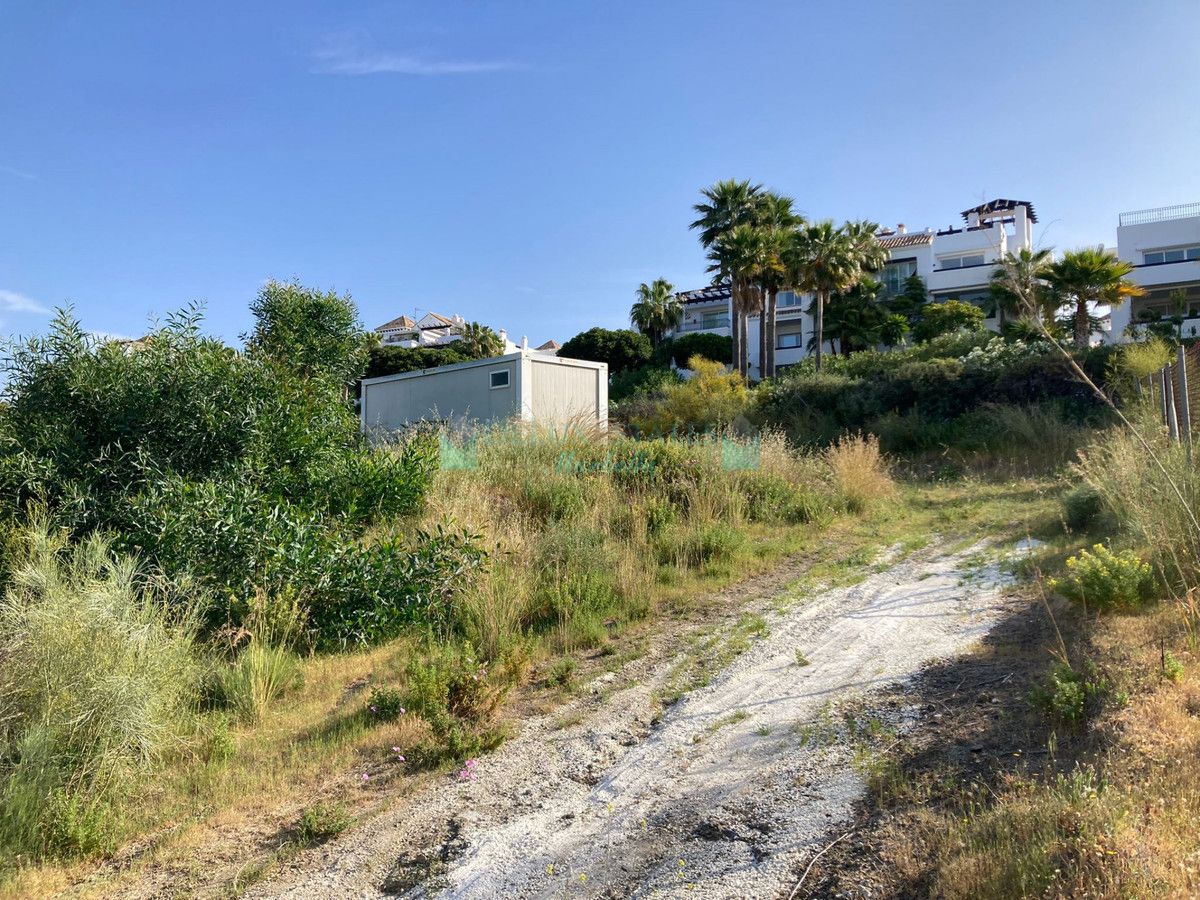 Plot for sale in Benahavis