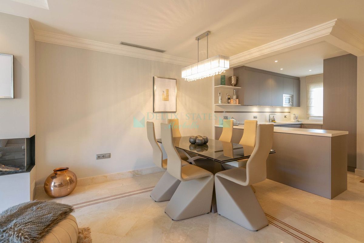 Penthouse for sale in Nueva Andalucia