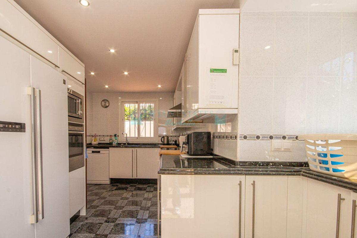 Villa en venta en Marbesa, Marbella Este