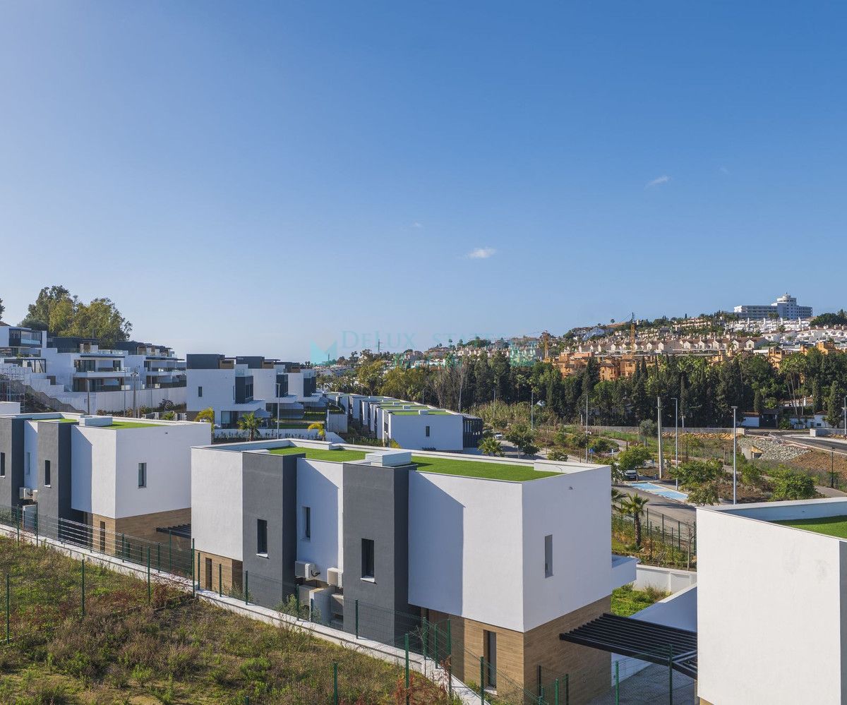 Semi Detached Villa for rent in Estepona