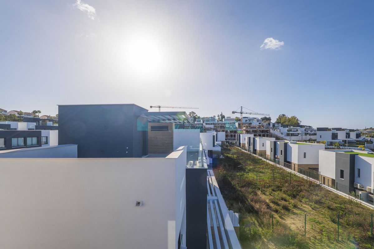 Semi Detached Villa for rent in Estepona