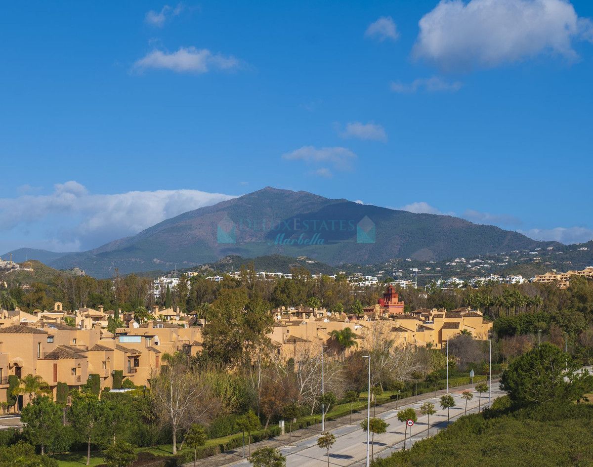 Semi Detached Villa for rent in Estepona