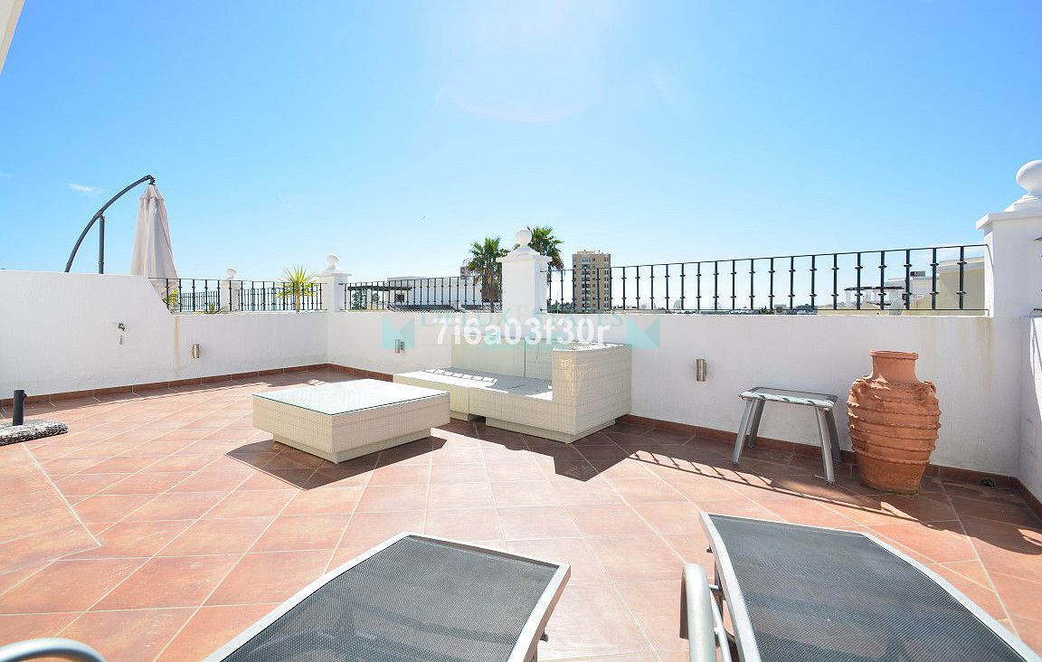 Penthouse for rent in Aloha, Nueva Andalucia