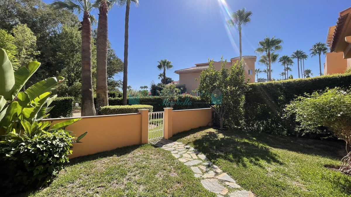 Ground Floor Apartment for sale in Cabopino, Marbella East