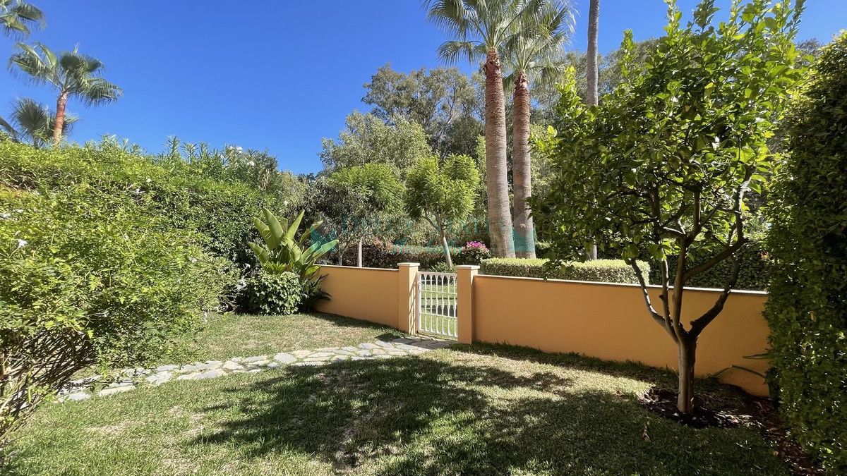 Ground Floor Apartment for sale in Cabopino, Marbella East