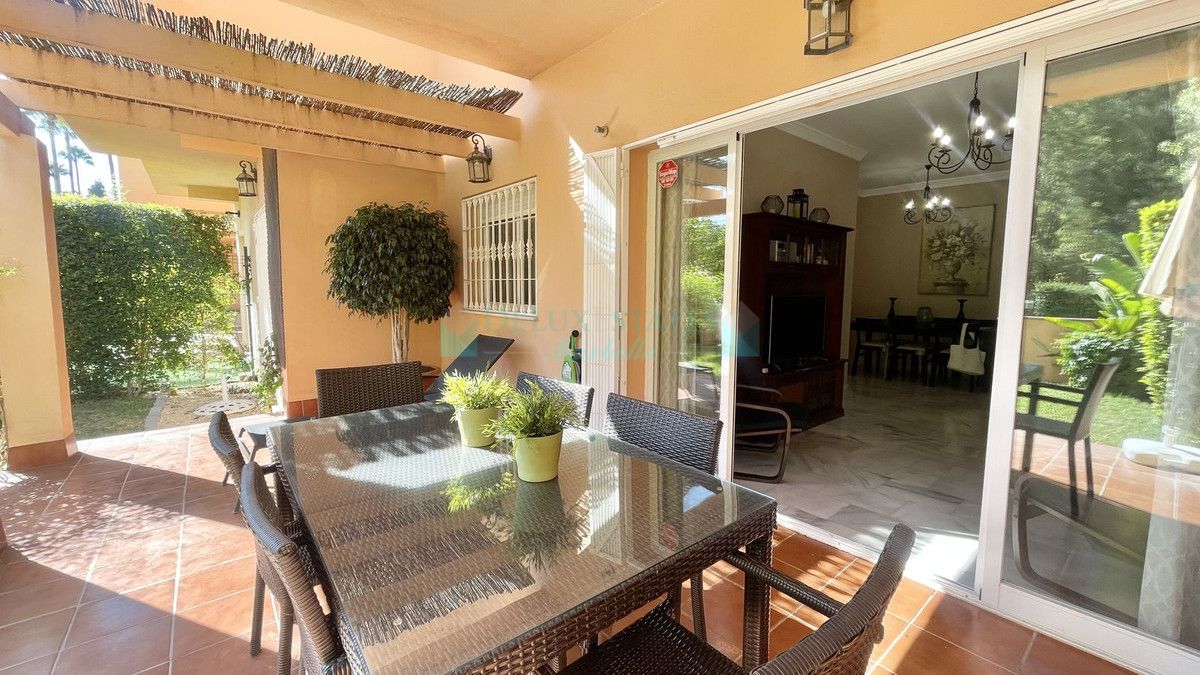 Ground Floor Apartment for sale in Cabopino, Marbella East