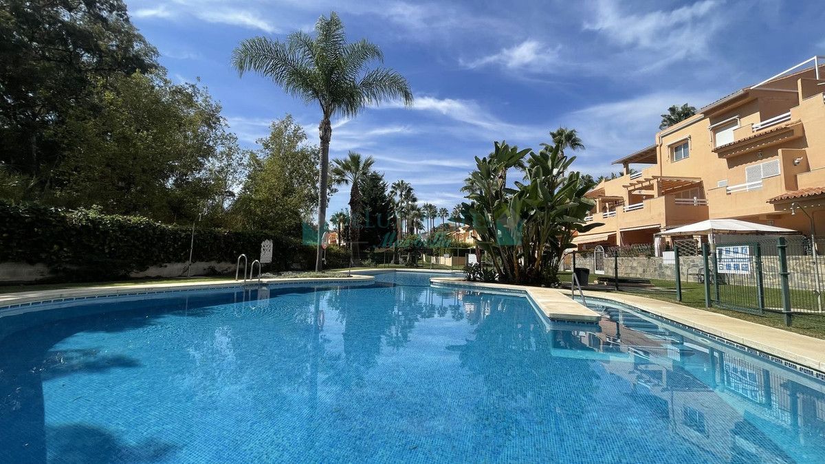 Ground Floor Apartment for sale in Cabopino, Marbella East