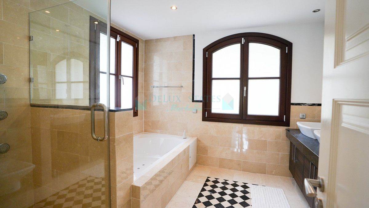 Villa for rent in El Madroñal, Benahavis