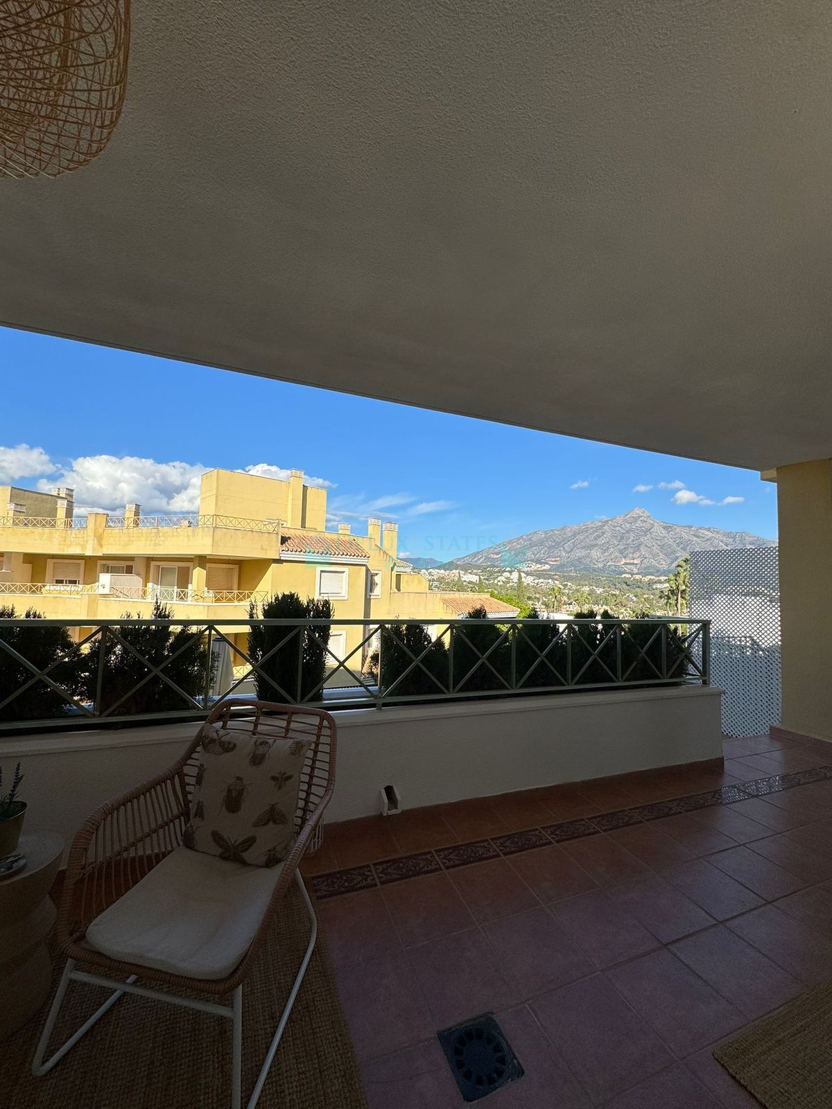 Ground Floor Apartment for sale in Nueva Andalucia