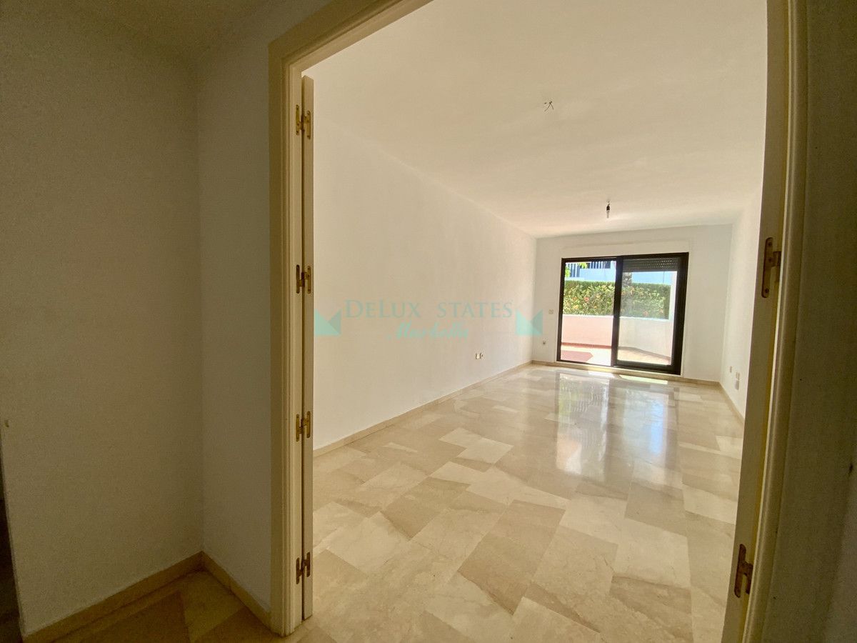 Apartamento Planta Baja en venta en Costalita, Estepona