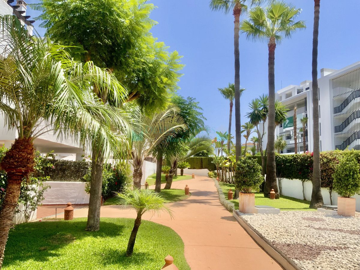 Apartamento Planta Baja en venta en Costalita, Estepona