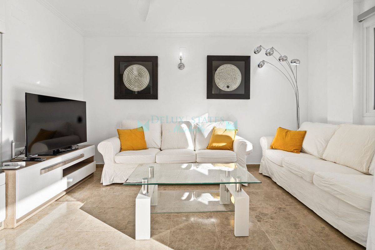 Apartment for sale in Estepona