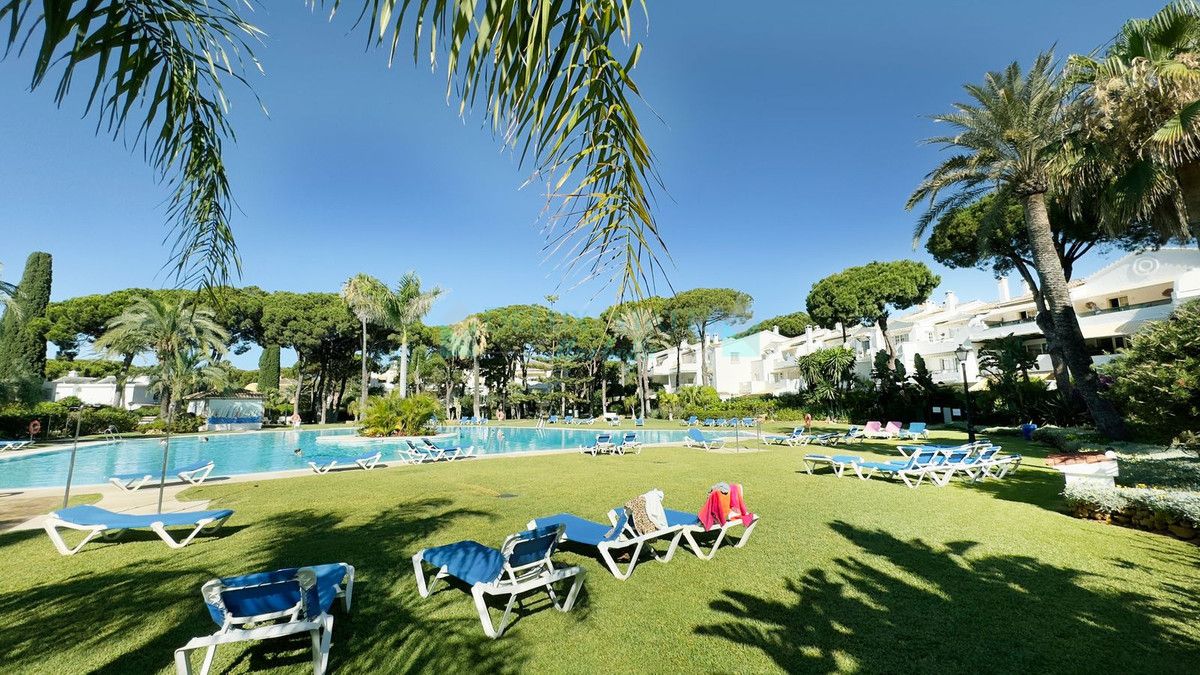 Apartamento en venta en Estepona