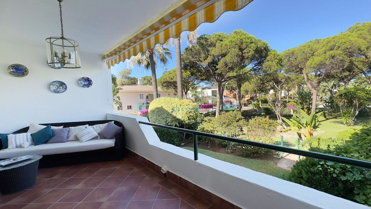 Apartamento en venta en Estepona