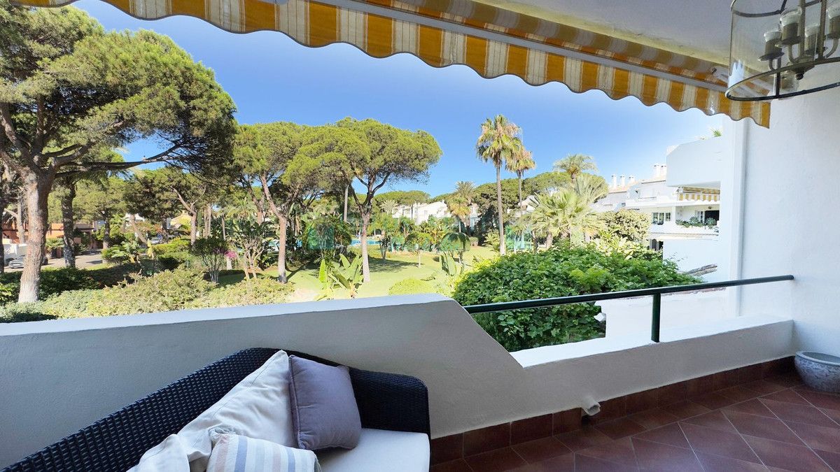 Apartamento en venta en Estepona