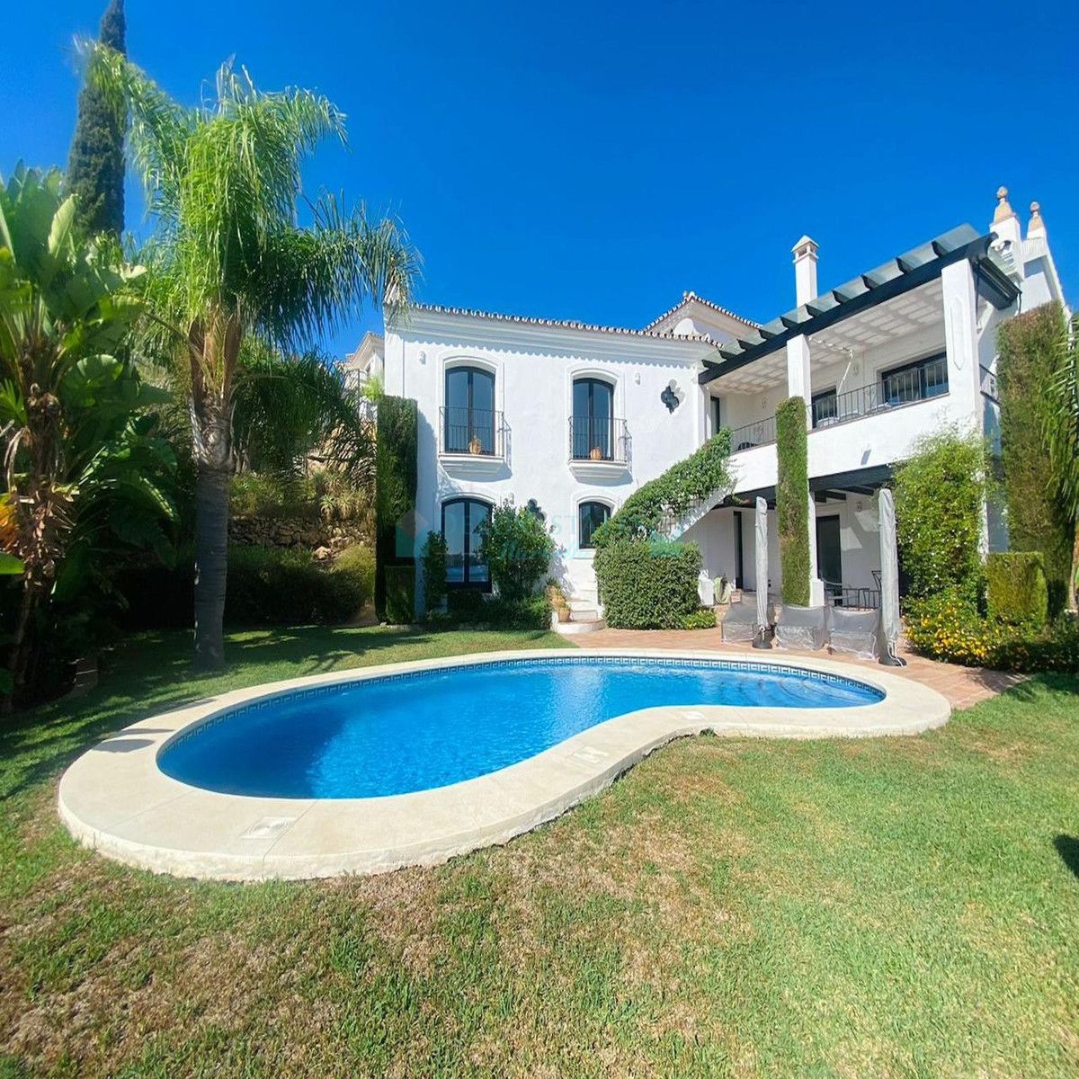 Villa en alquiler en Benahavis