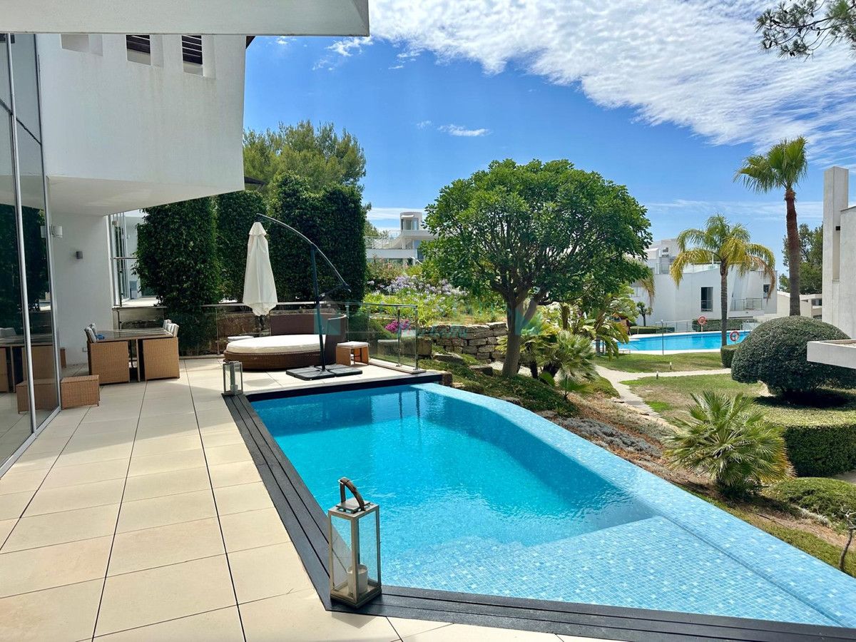 Town House for sale in Marbella Golden Mile