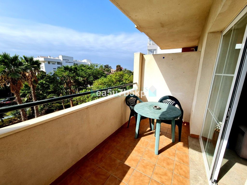 Apartamento en venta en Estepona