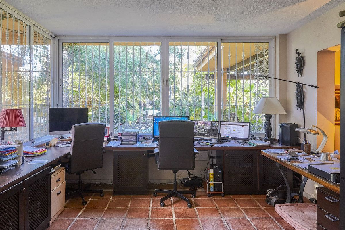Villa for sale in Marbella - Puerto Banus