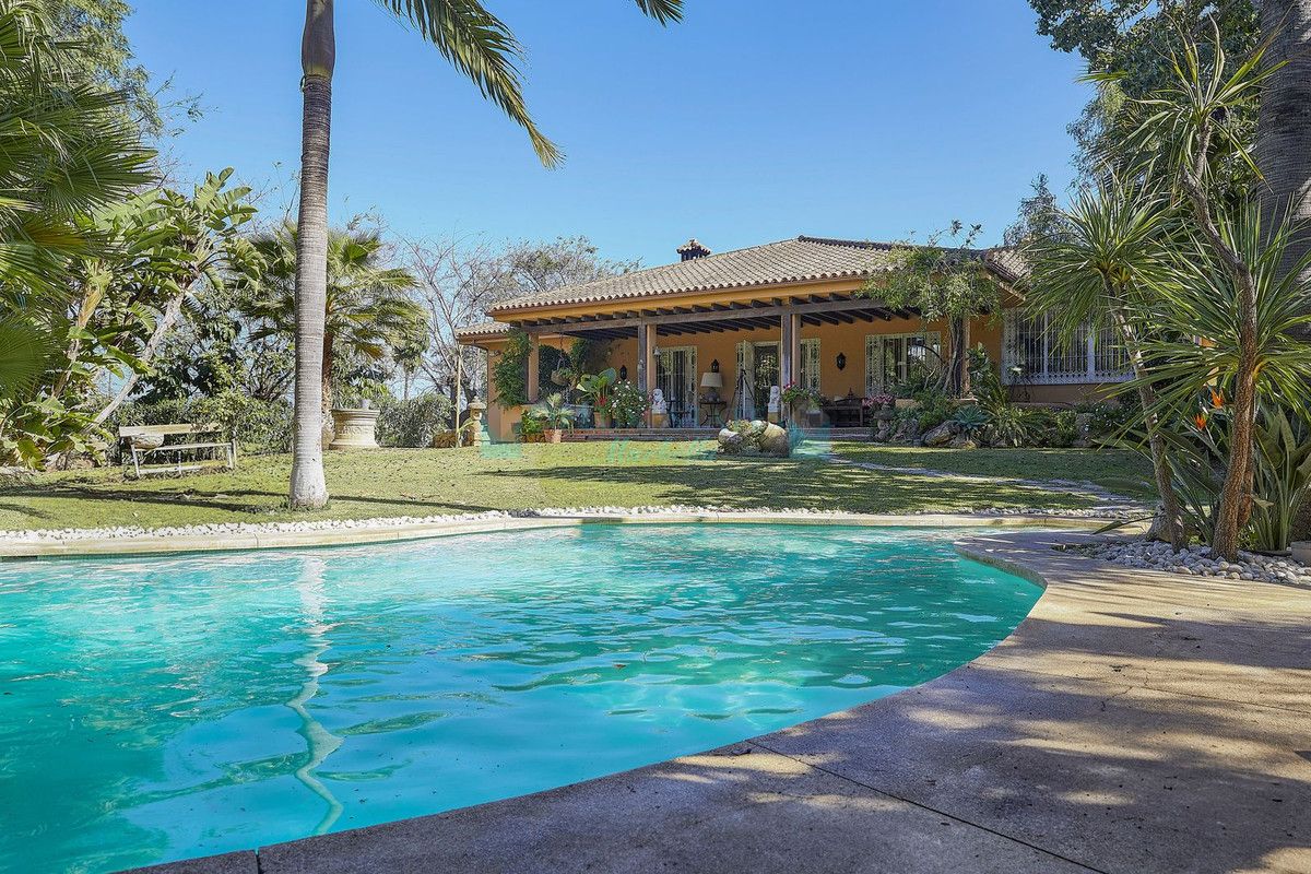 Villa for sale in Marbella - Puerto Banus