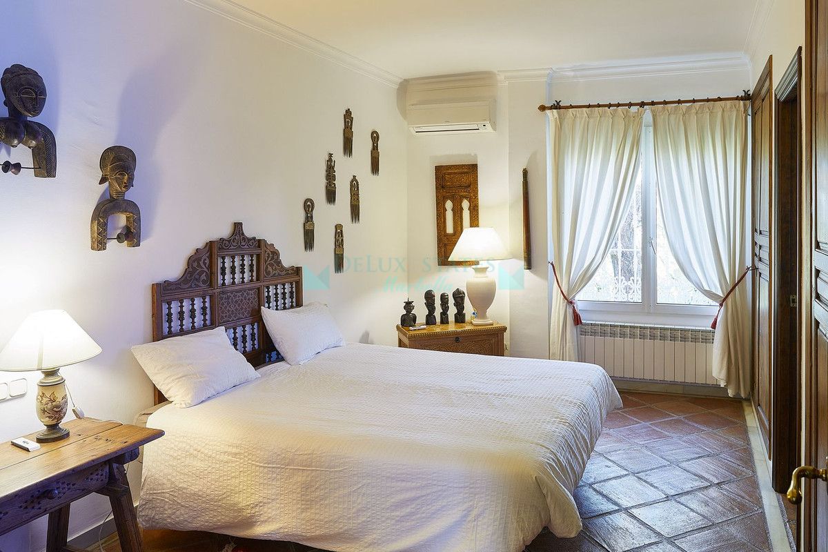 Villa for sale in Marbella - Puerto Banus