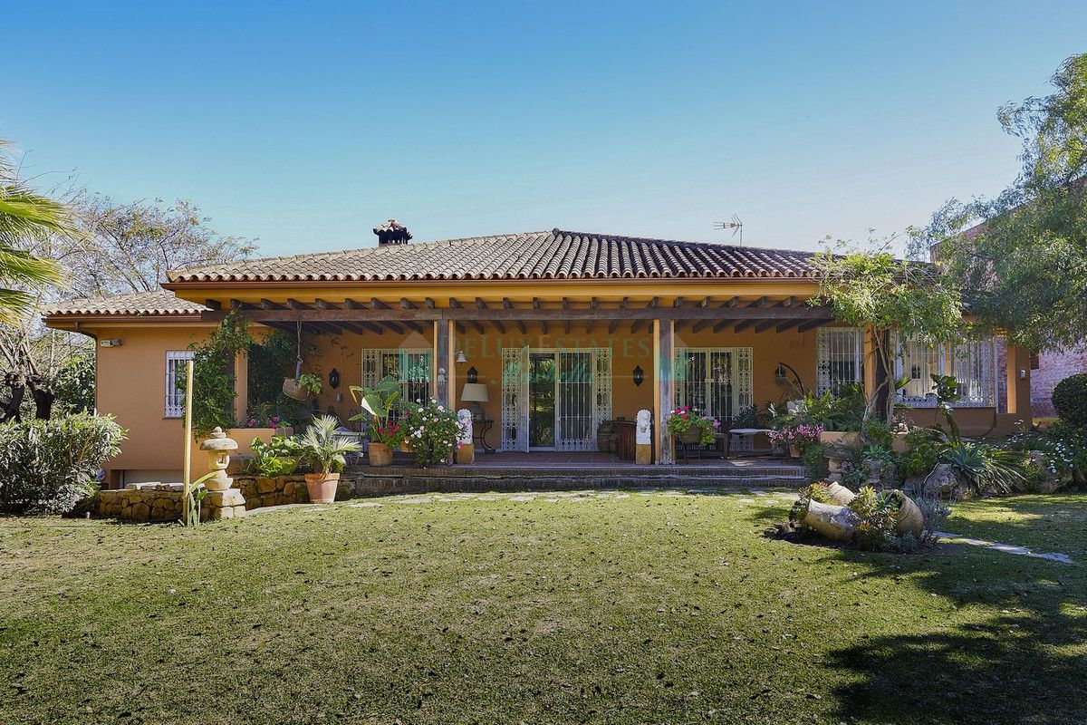 Villa for sale in Marbella - Puerto Banus