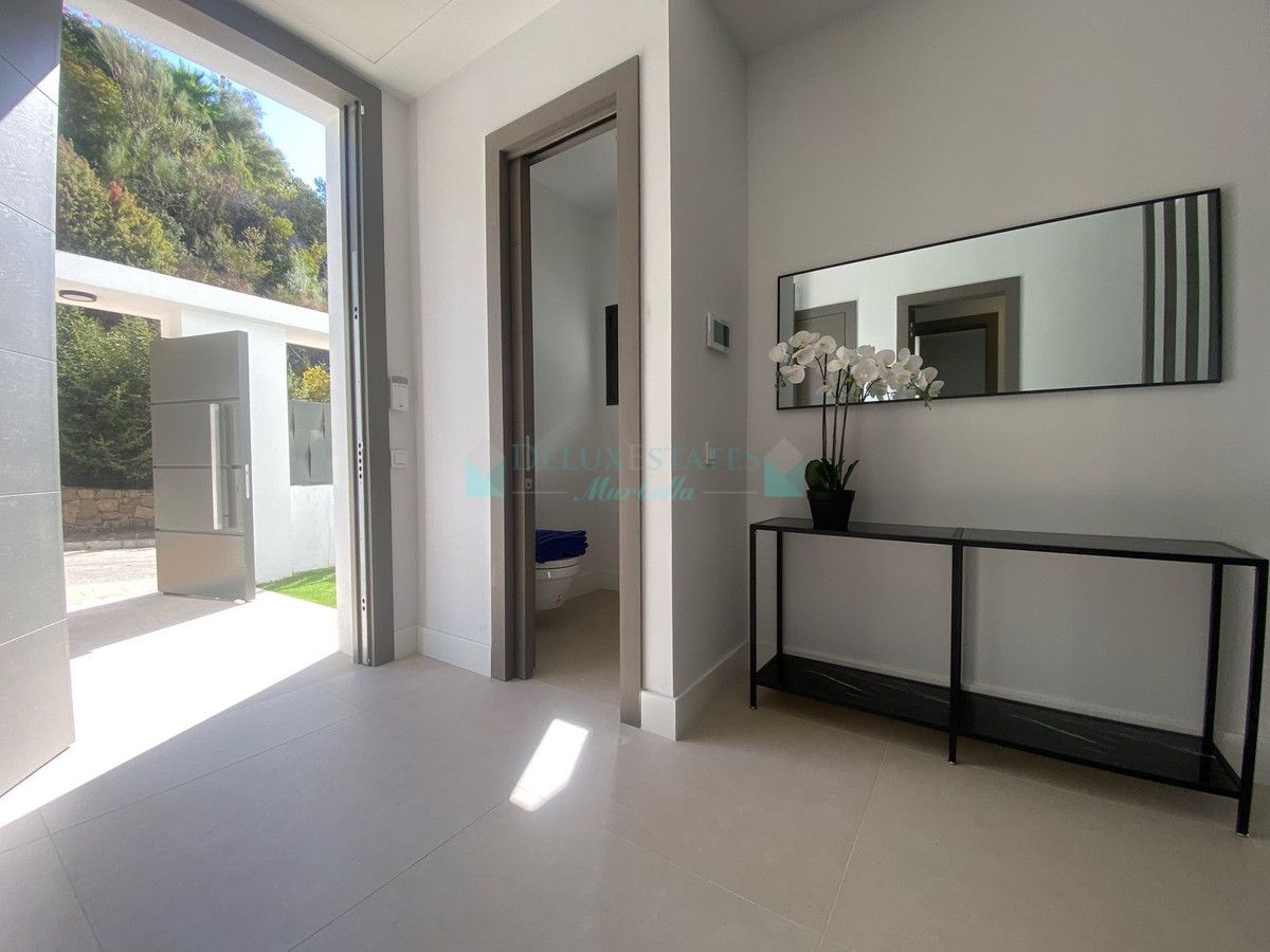 Villa en venta en Monte Halcones, Benahavis