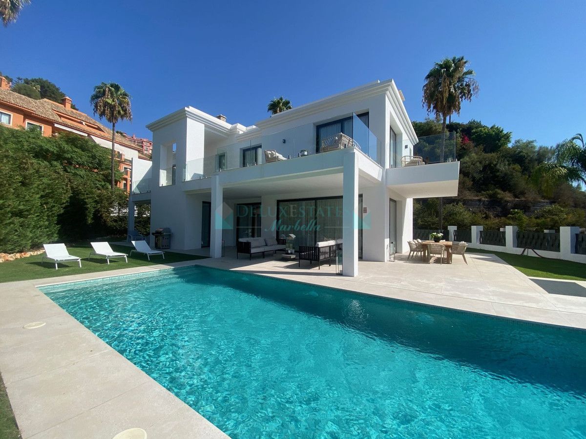 Villa en venta en Monte Halcones, Benahavis