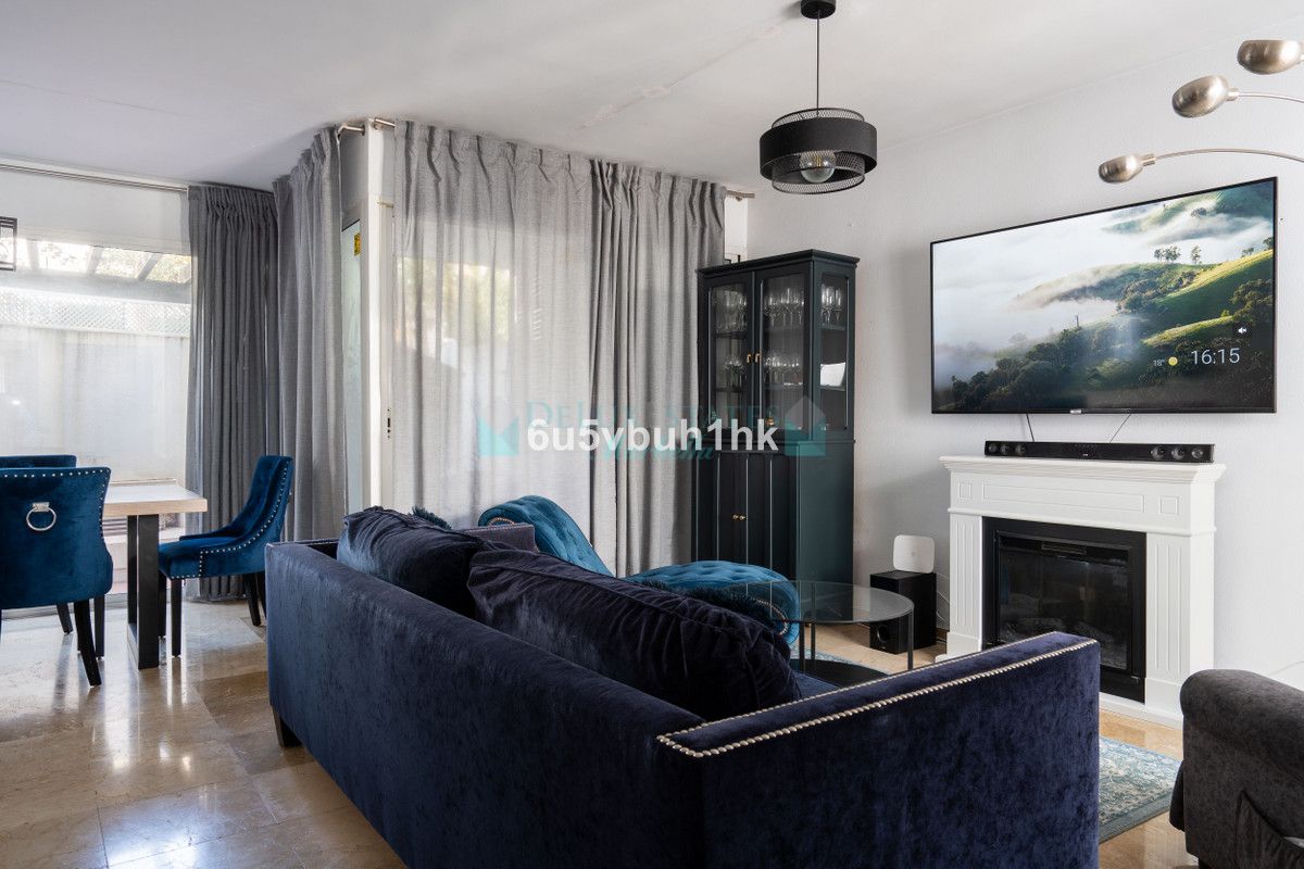 Town House for sale in Nueva Andalucia