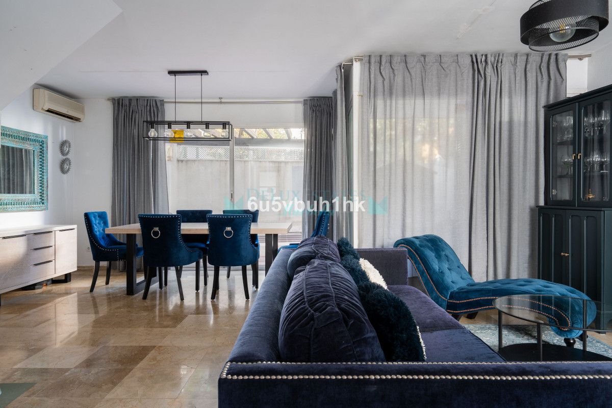 Town House for sale in Nueva Andalucia