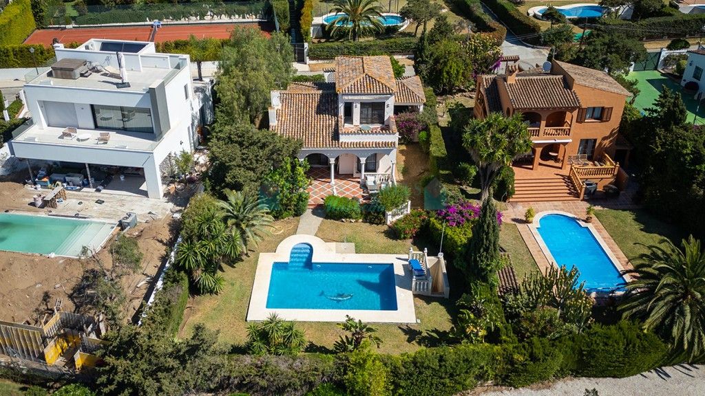 Villa for sale in Marbesa, Marbella East