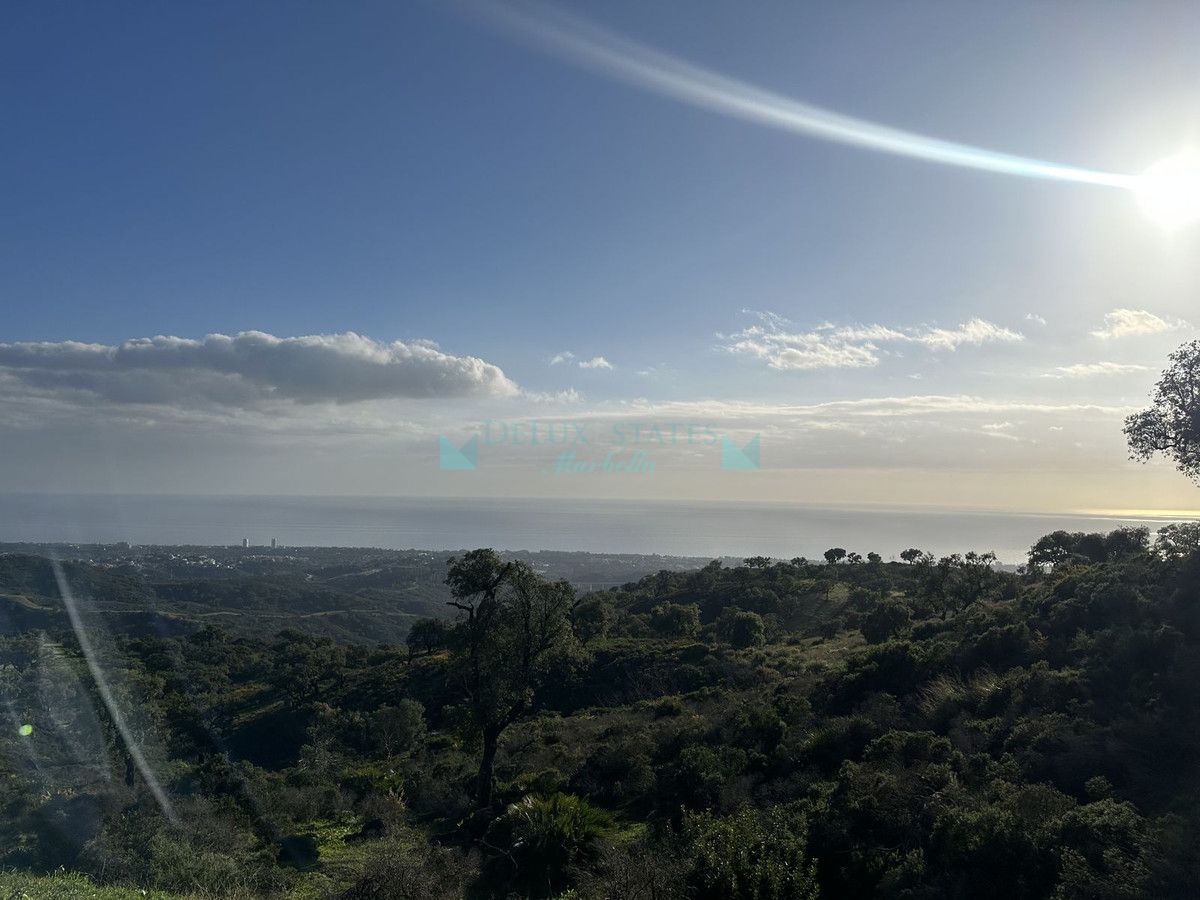 Plot for sale in La Mairena, Marbella East