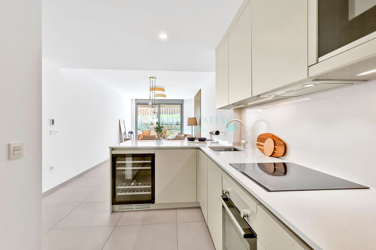 Ground Floor Apartment for sale in Elviria, Marbella East