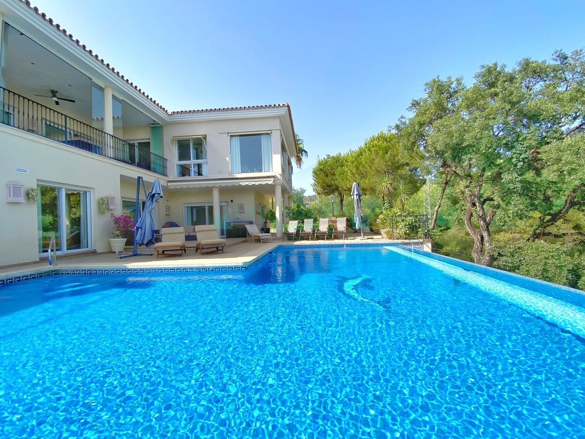 Villa en venta en Elviria, Marbella Este