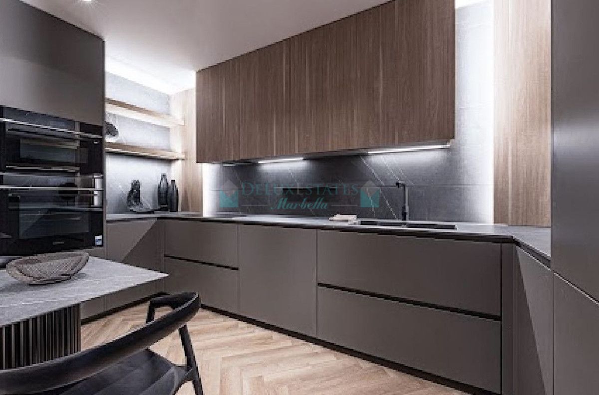 Town House for sale in Benahavis